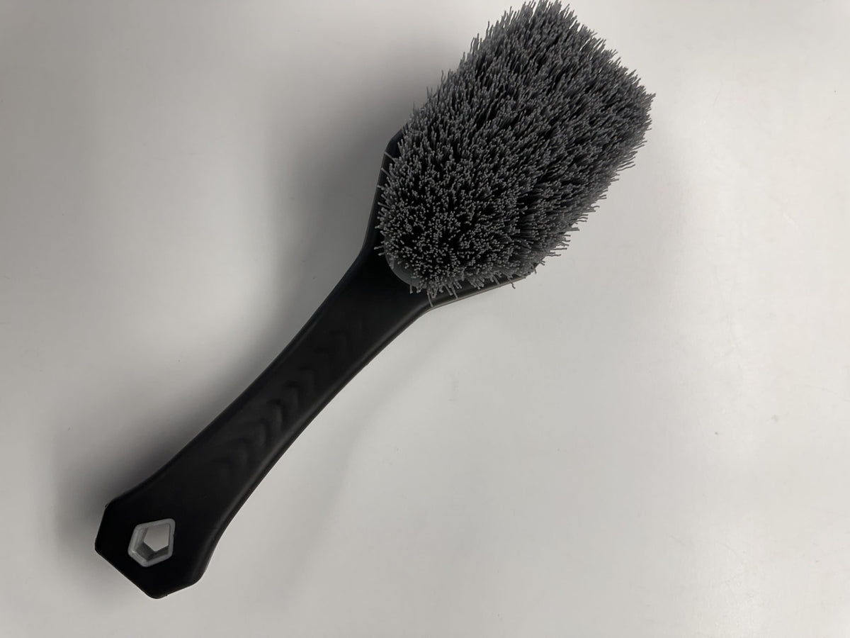VIKING Stiff-Bristle Tire & Wheel Scrub Brush image 1