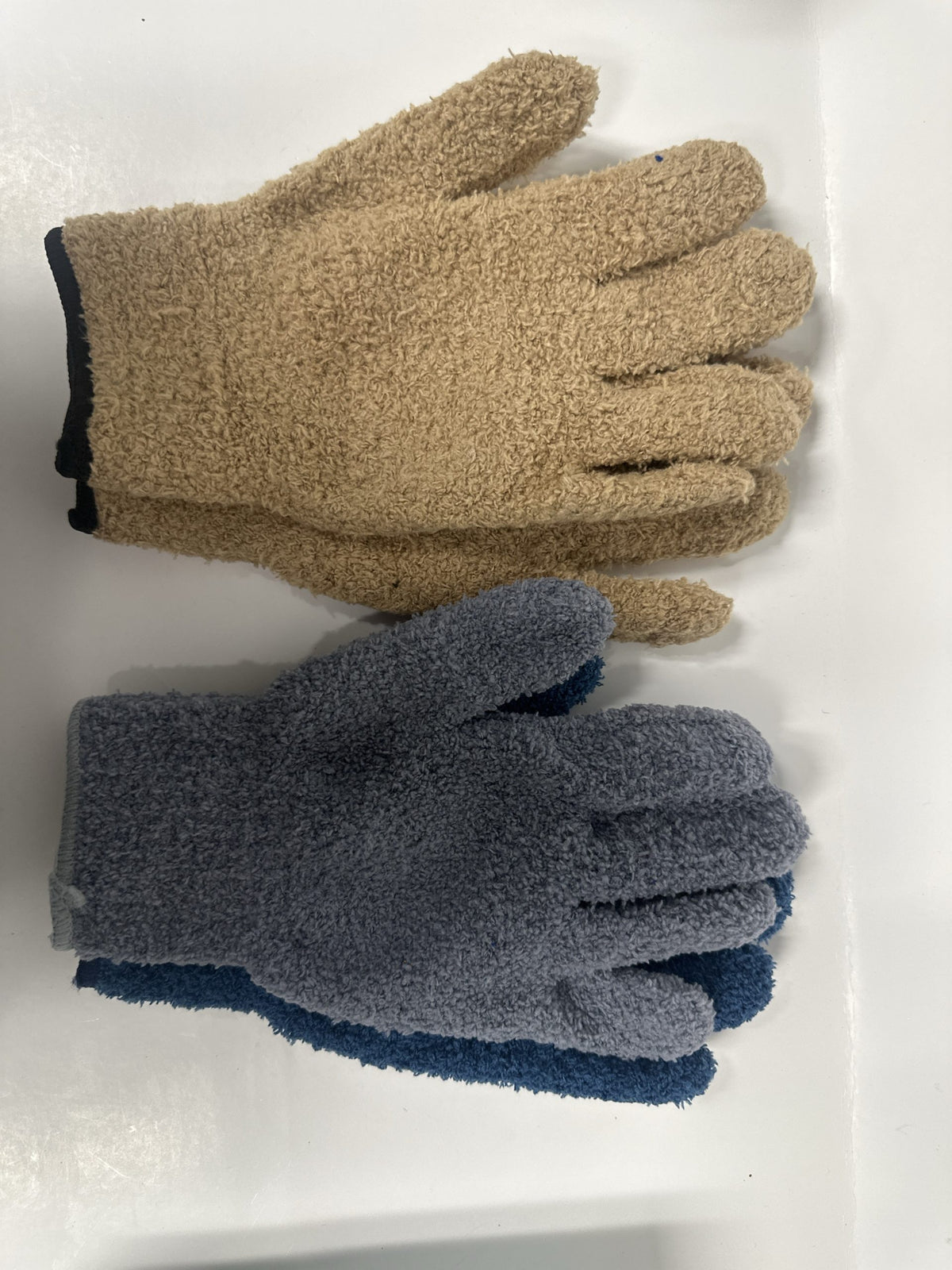 Microfiber Dusting & Cleaning Gloves – 2 Pairs image 0